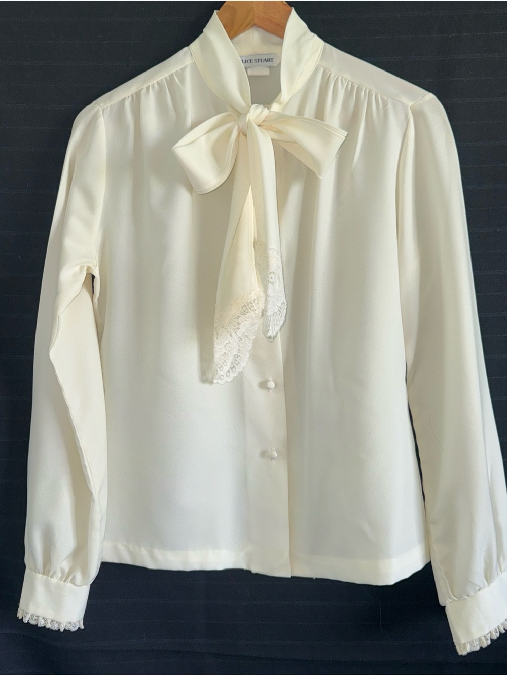 Alice Stuart Cream Blouse Tie Neck 12 Lace Cuff Tie Neck Academia Coquette